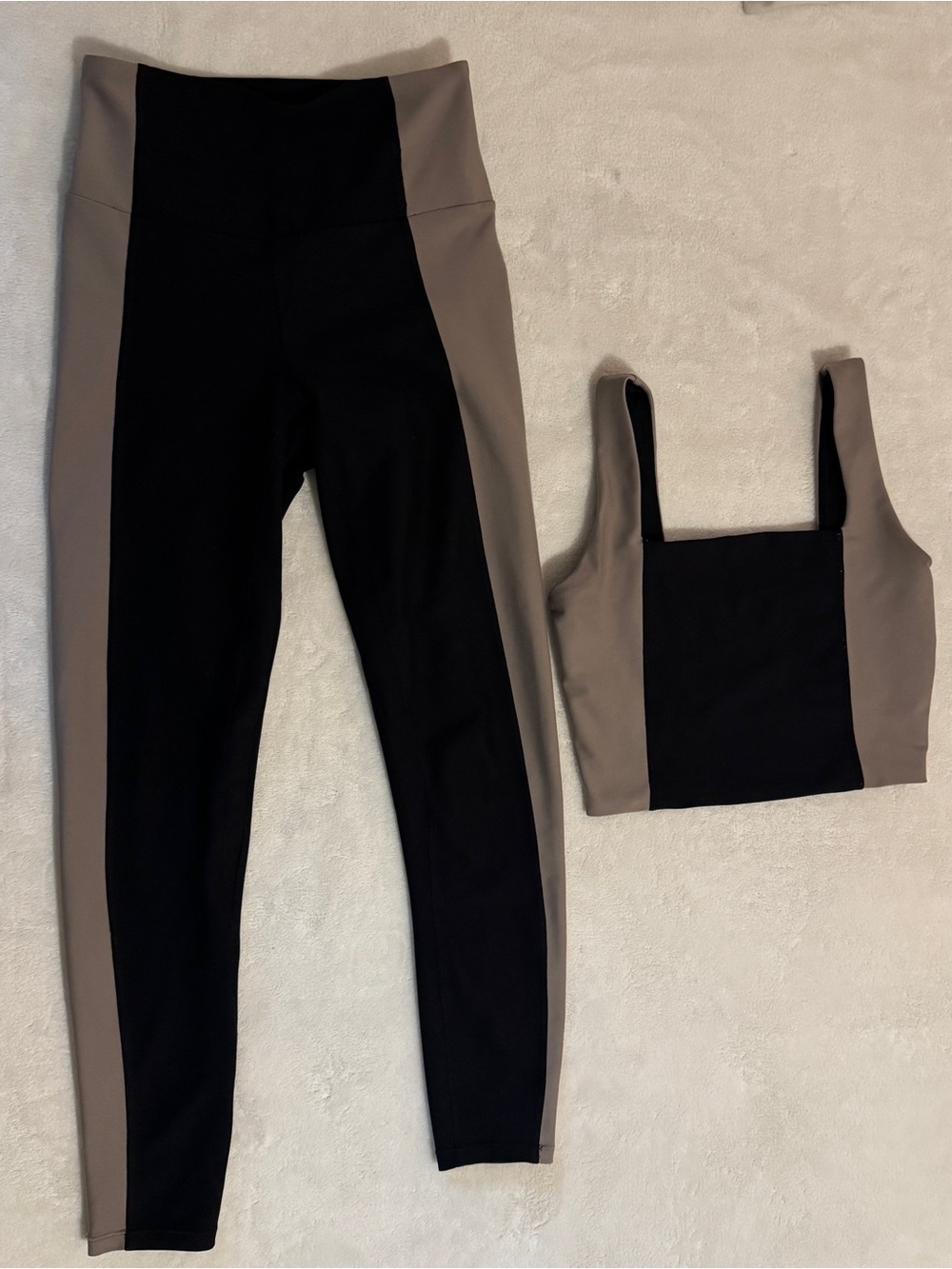 YPB Abercrombie Sculptlux Colorblock Leggings and Crop Top Set, size small